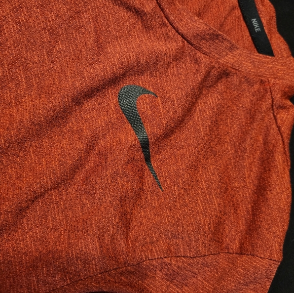 Men's athletic Nike Dry-Fit T-shirt - Picture 4 of 4